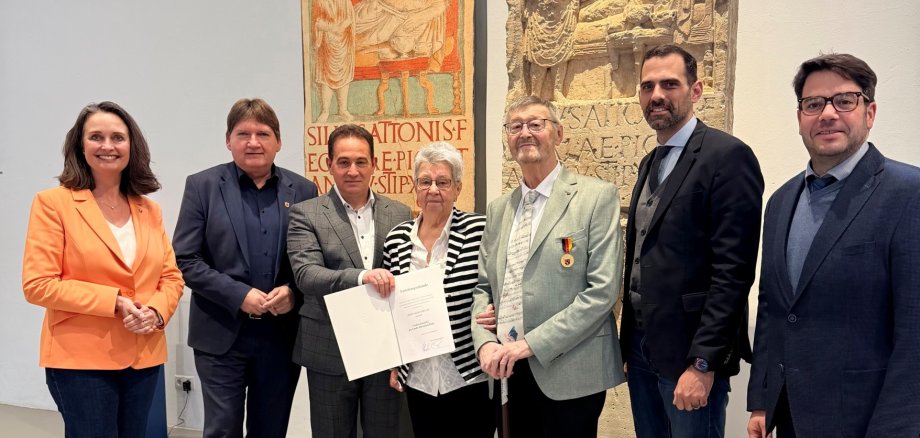 Verleihung der Verdienstmedaille Verleihung der Verdienstmedaille