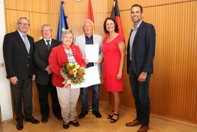 Auszeichnung mit der Ehrennadel
