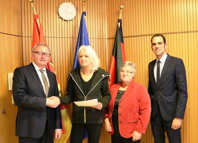 ehrennadel f&uuml;r christine hach